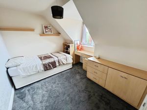Bedroom- click for photo gallery